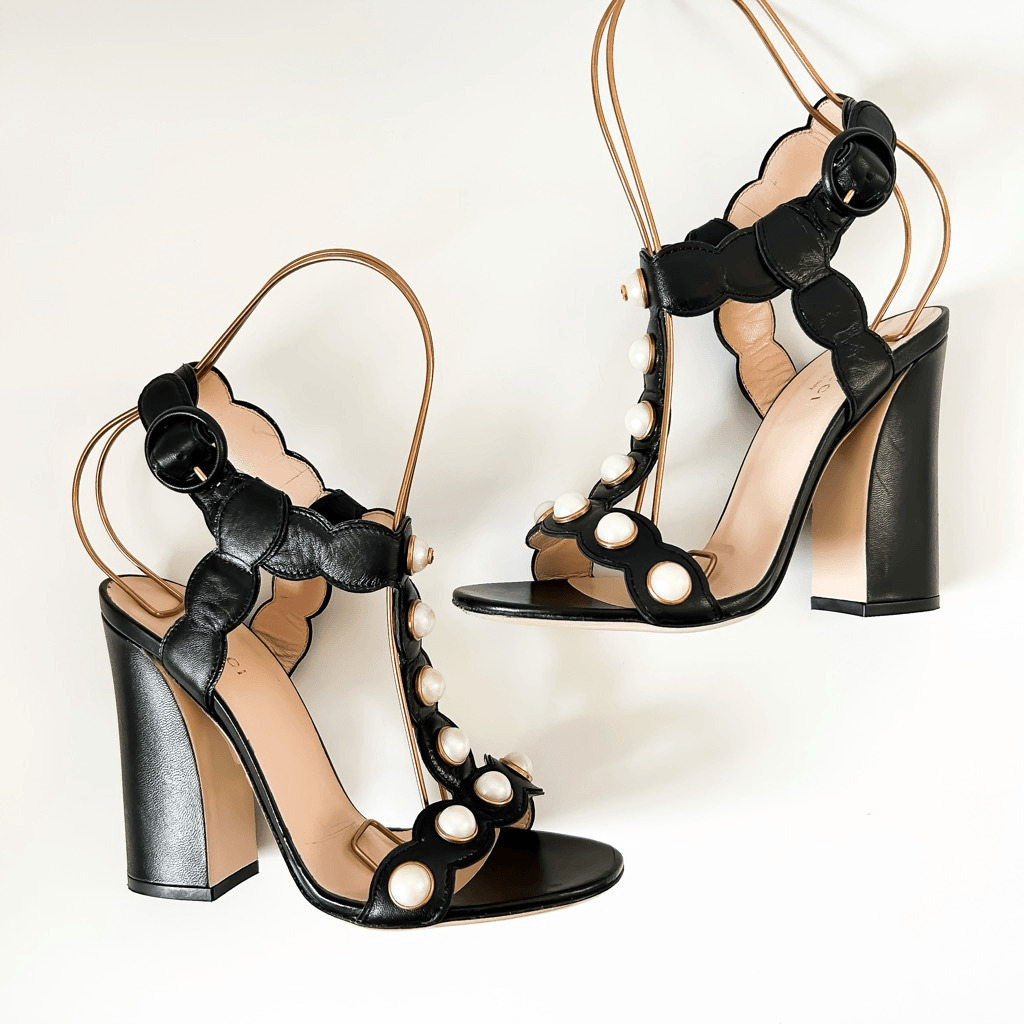 Gucci Sandals Willow Pear Black Leather T Strap H… - image 6