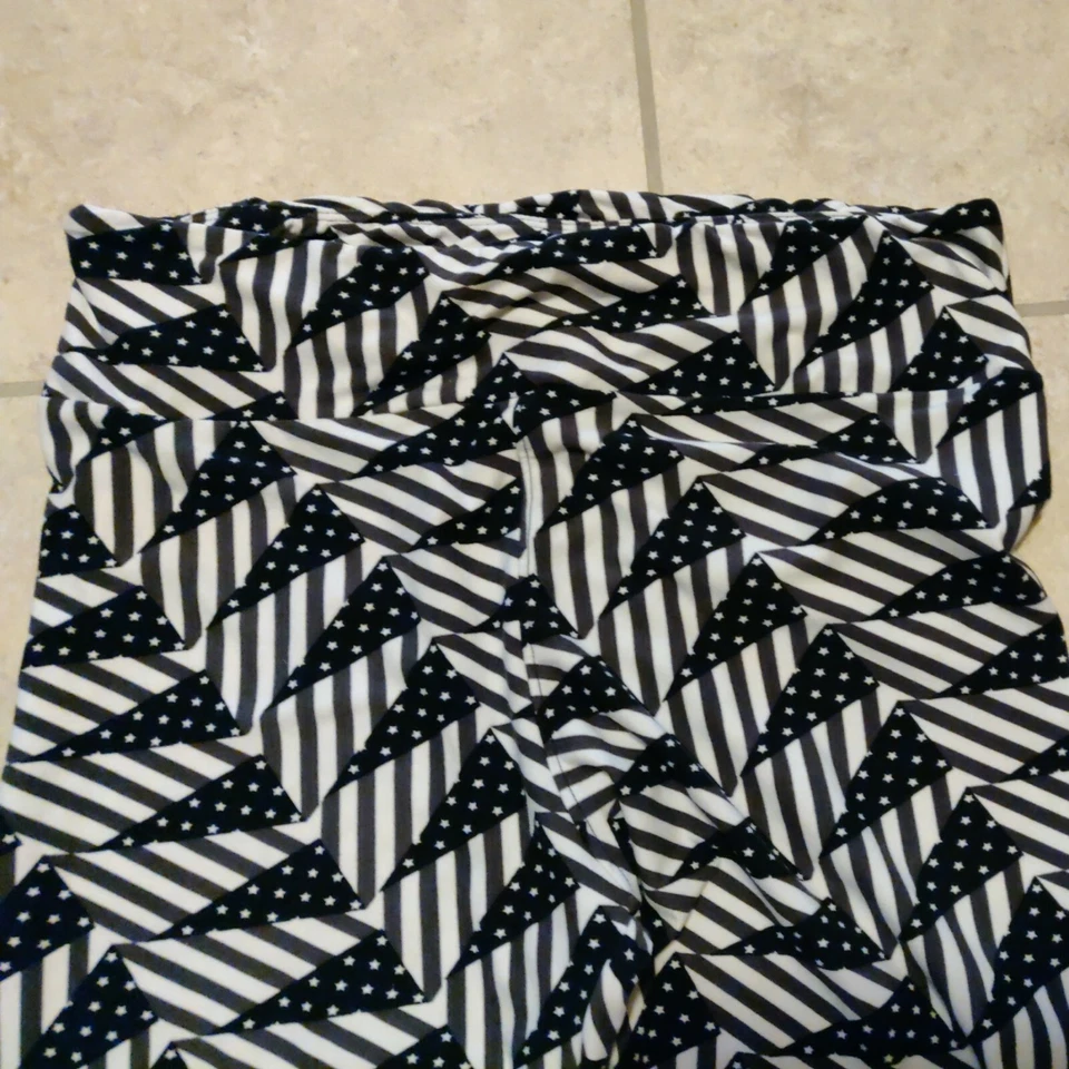 LuLaRoe Tall & Curvy Mujer Talla TC Leggings Multi Rayas y Estrellas Muy Suave Foto 4 de 4