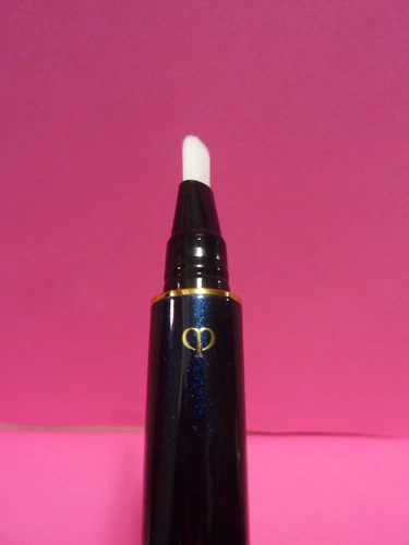 Cle De Peau Beauté RADIANT CORRECTOR for EYES Concealer Pen