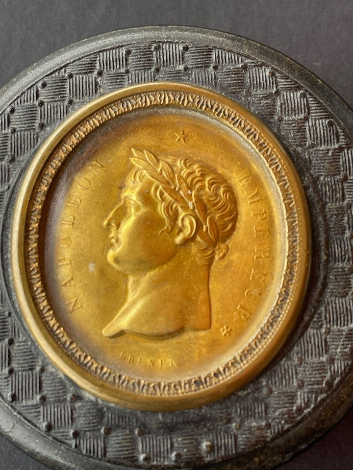 A First Empire-era Napoleon Bonaparte box featuring a cameo-style emperor profile — a museum-worthy desk piece that doubles as the ultimate history-nerd flex.