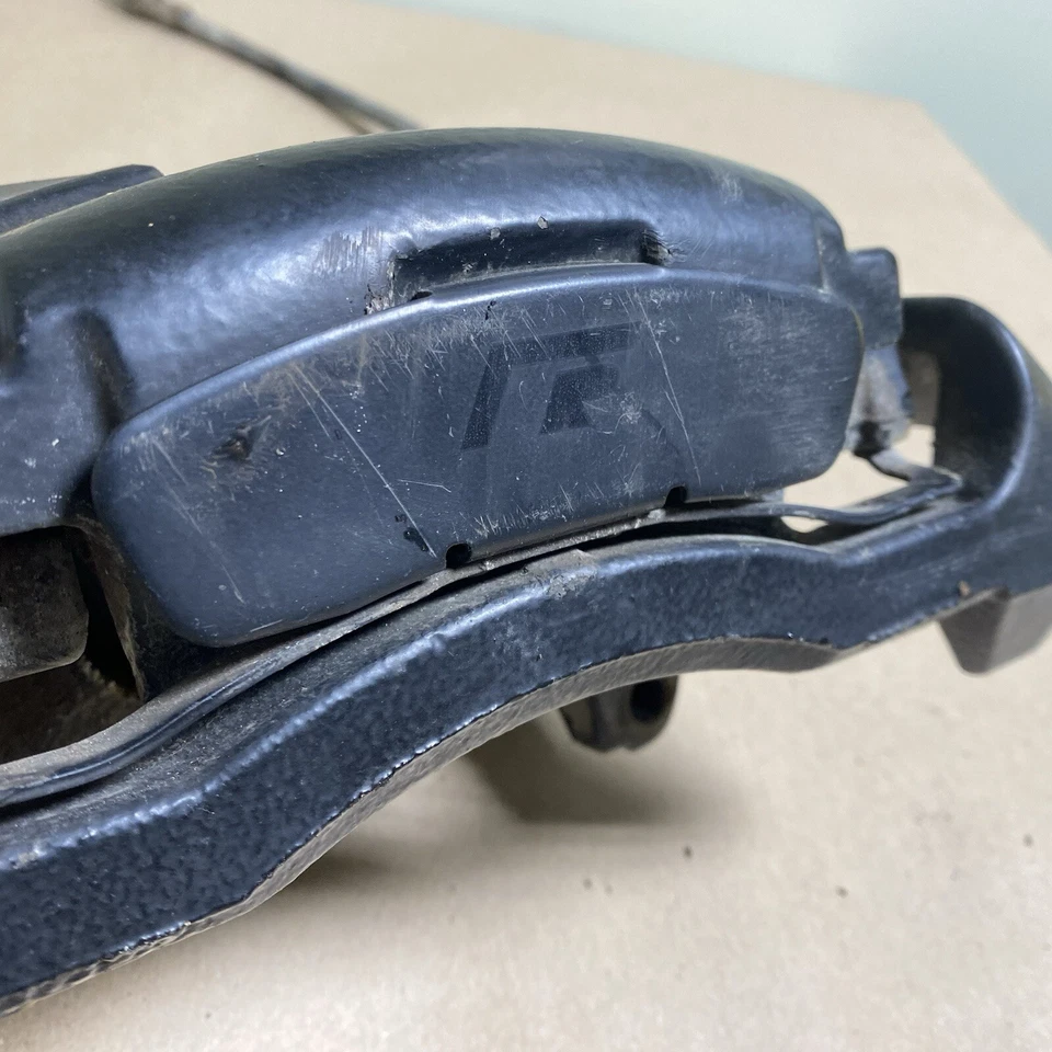 Pinças de freio dianteiras esquerda e direita Volkswagen Golf R Mk6 2012-2013 VW OEM #2 - Imagem 2 de 4