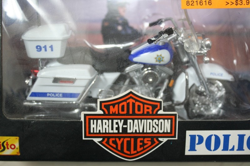 Maisto Series 4 Harley Davidson Motorcycle CALIFORNIA HIGHWAY Police 1:18