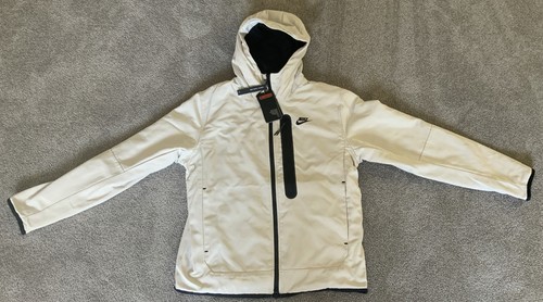 NEW NIKE SPORTSWEAR TECH ESSENTIALS 