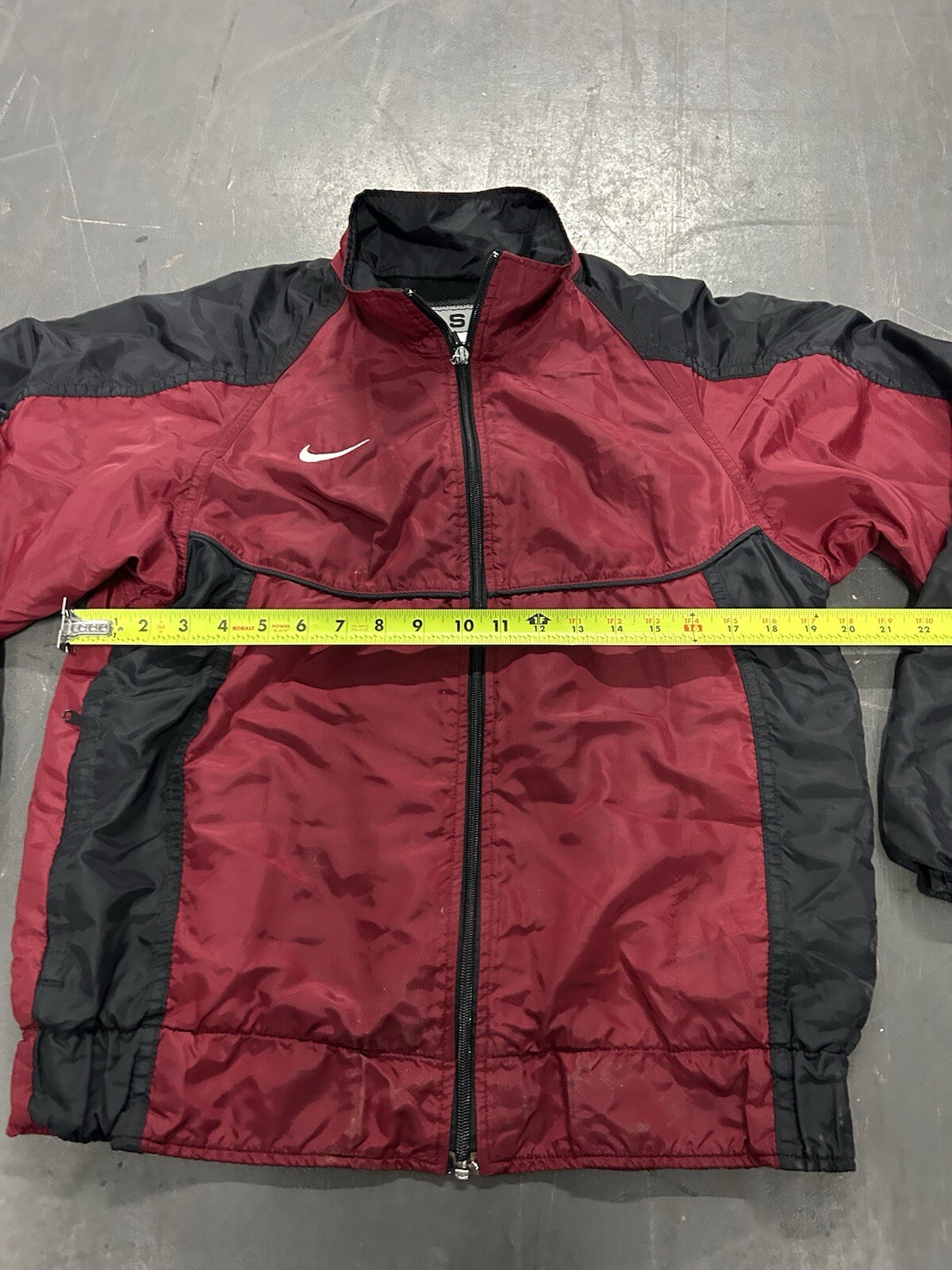 SACAI X NIKE Nike Team Giacca Uomo Full Zip Track Taglia Small Rosso Granato Nero Allenamento Corsa