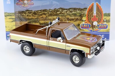 Modellino GMC K-2500 Sierra Pick-up 1982 In Scala 1/18 - Serie The Fall Guy, Greenlight, Marrone/Crema, Limited Edition