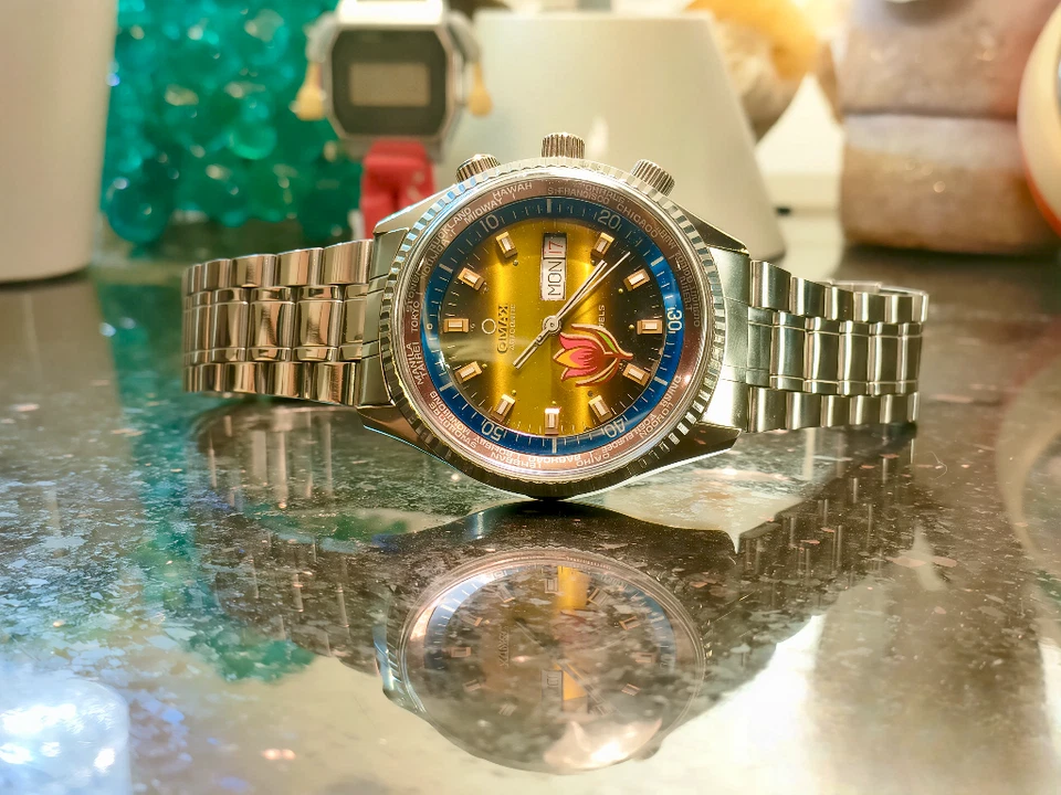 Modelo Automático Swiss Omax Crystal World Time Años 70 Vintage y Muy Raro Foto 2 de 4