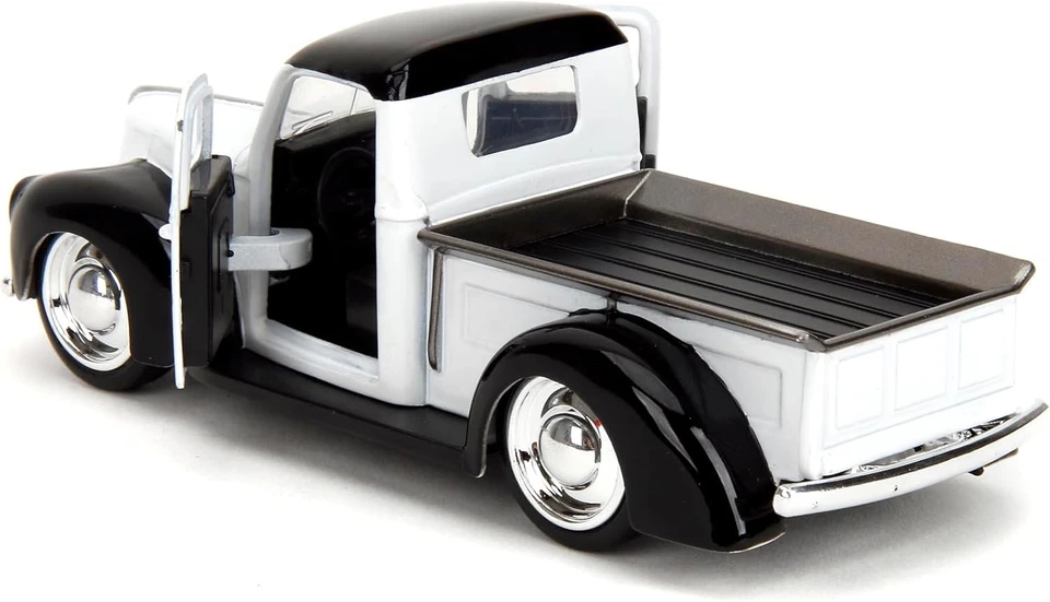 Jada Toys Disney Steamboat Willie 1941 Ford Pickup – Disney Mickey Mouse 1:32 Sc - Image 3 of 4