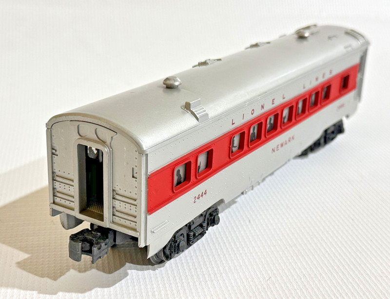 LIONEL POSTWAR HIGH GRADE 2444 MATTE RED STRIPE PULLMAN PASSENGER CAR LF