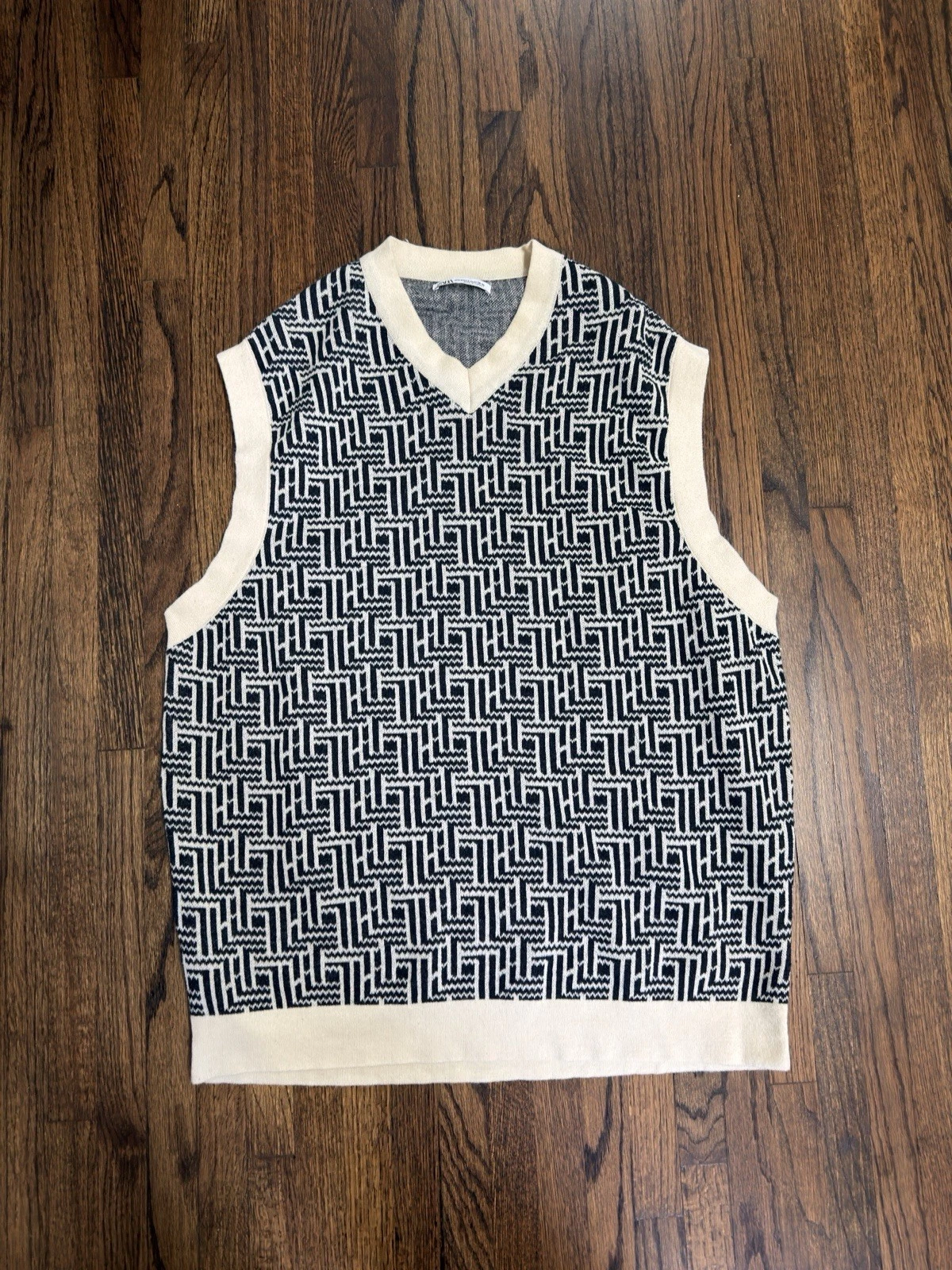 Men’s Zara Small-Medium Pattern Vest
Opens in a new window or tab