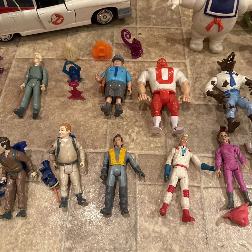 Lote de figuras de vehículo Kenner Real Ghostbusters ECTO-1 1984 de colección SLIMER STAY PUFT Foto 4 de 4