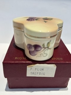 ROYAL WORCESTER SPODE PALISSY TRINKET BOX PLUM TREFOIL ORIGINAL BOX