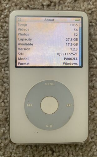 Apple iPod Classic Video 5th Generation(A1136) 30GB White *READ DESCRIPTION* - Afbeelding 1 van 8