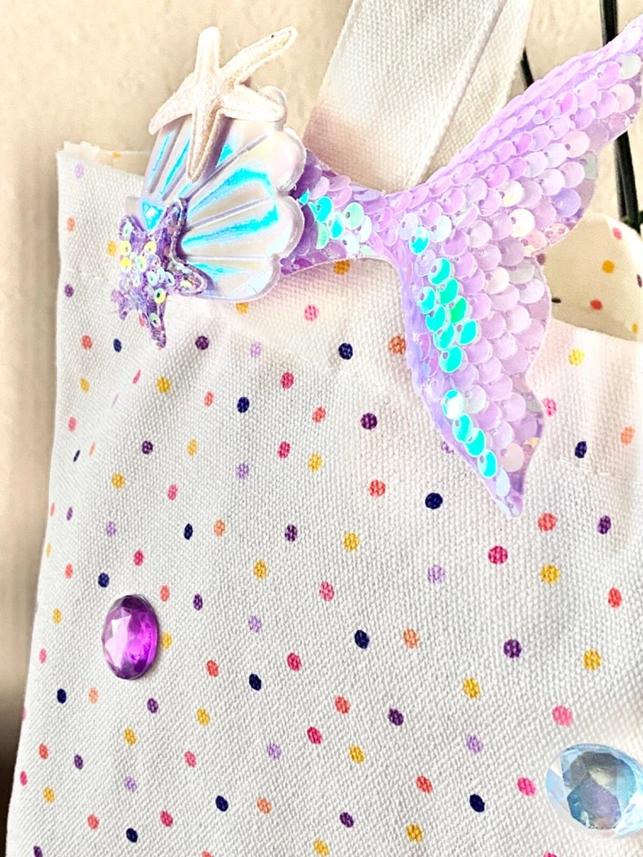 Nuevo bolso de playa de lona a lunares y estrás con acento de cola de sirena Foto 4 de 4