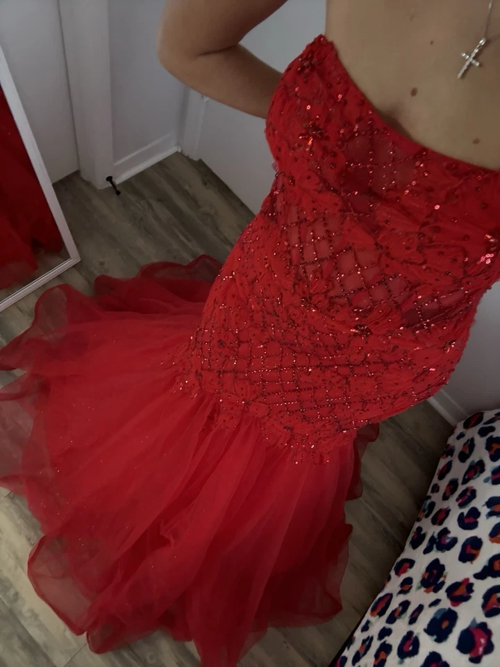 Nuevo con etiquetas Vestido de Baile Andrea and Leo Rojo, Talla 12 Foto 3 de 4