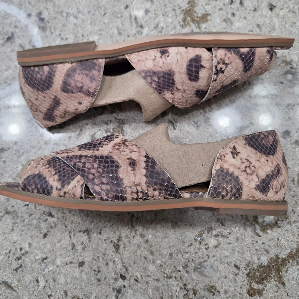 Easy Spirit Pasana Estampado Piel de Serpiente Punta Abierta Diapositivas Planas Para Mujer 5.5M Foto 2 de 4