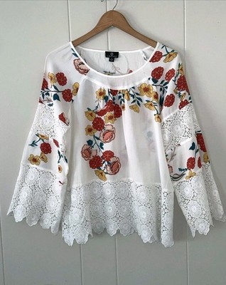 Curations Floral Boho Top Size Small Loose Fit Chrochet Trim 