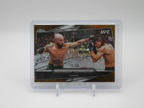 2026 Topps Chrome UFC Alexander Volkanovski /50 Gold Mini Diamond Refractor