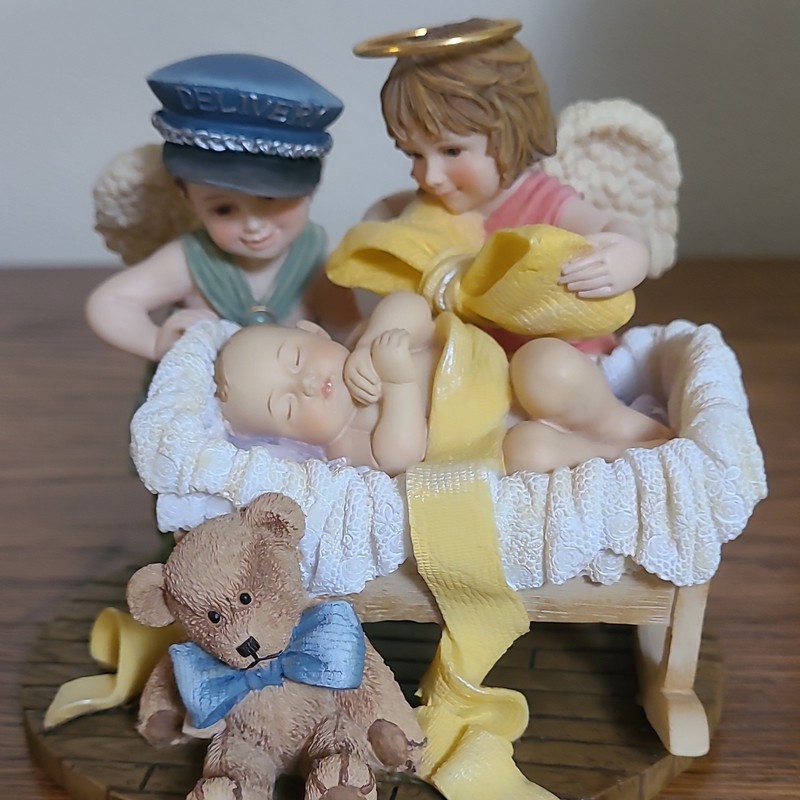Prayers And Promises Figurine  "The Gift"  By Bill Stross
