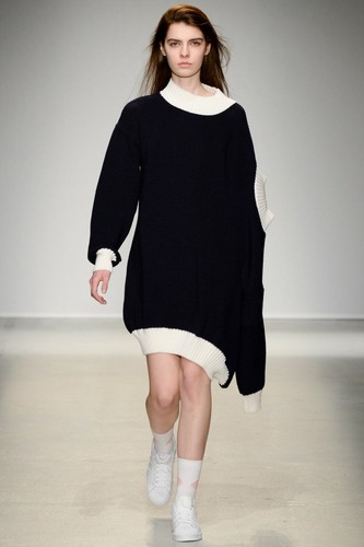 NEW Jacquemus FW14 Le Pull Col Blanc Runway Wool Sweater Navy White RARE