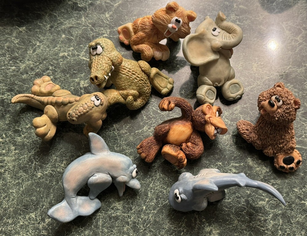 Leo Leo? Figurines Lot Of 8. Help?