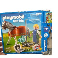 Playmobil 5533 27 piece Vets Horse with X-Ray Technician Complete Set