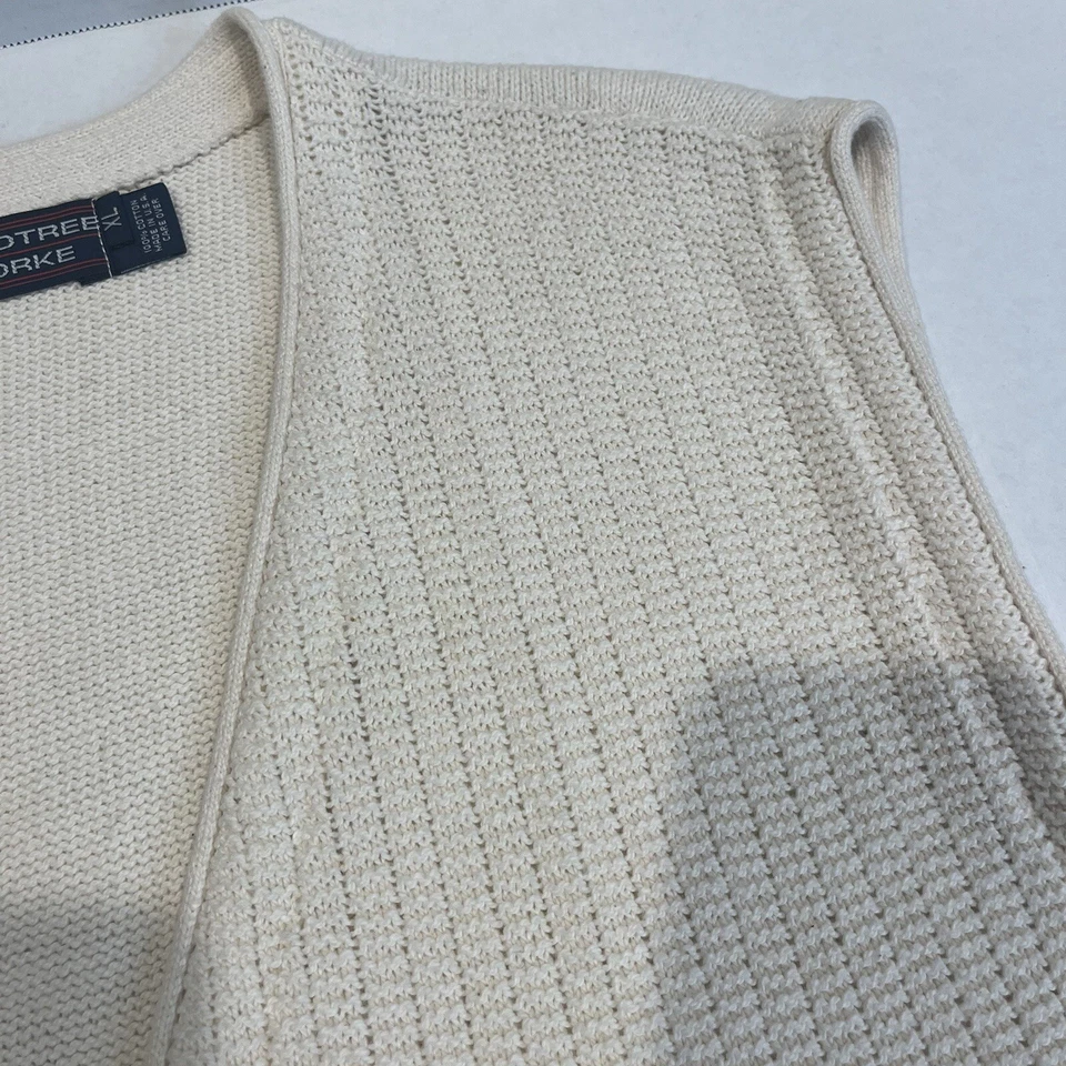 Vintage Mens XL Roundtree Yorke Knit 5 Button Sweater Vest White Beige USA Made - Image 4 of 4