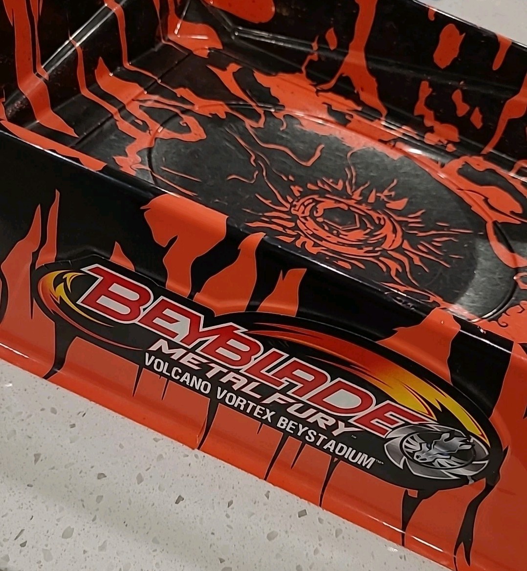 Beyblade Metal Fury Volcano Vortex Beystadium Red Battle Arena