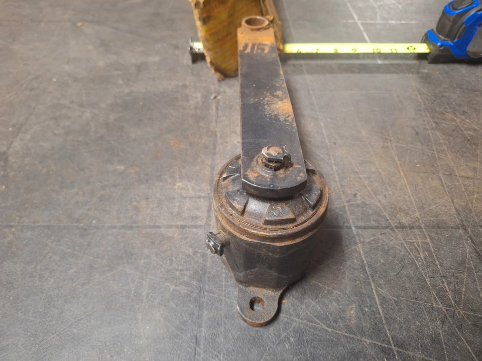 Amortiguador trasero derecho Studebaker Champion Houdaille 1939-1958 pieza de museo Foto 4 de 4