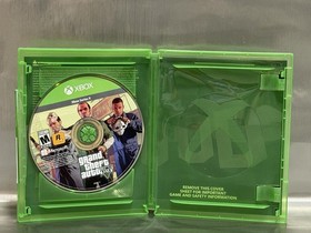 Xbox Series X 1TB Bundle 2 Controllers GTA V Razer Box