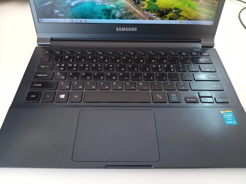 Samsung Serie 9 NP900X3G-K59 UltraBook i5 8GB 120GB SSD 13.3" FHD Foto 4 de 4