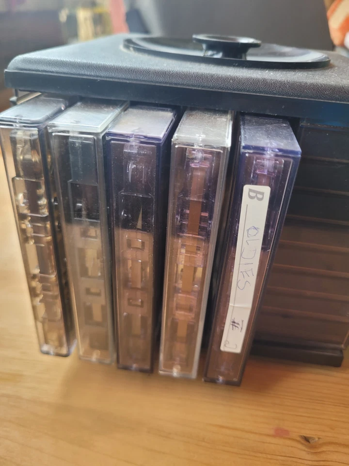 Verkaufe 2 DDR Kassettenboxen mit Kassetten - Bild 4 von 4