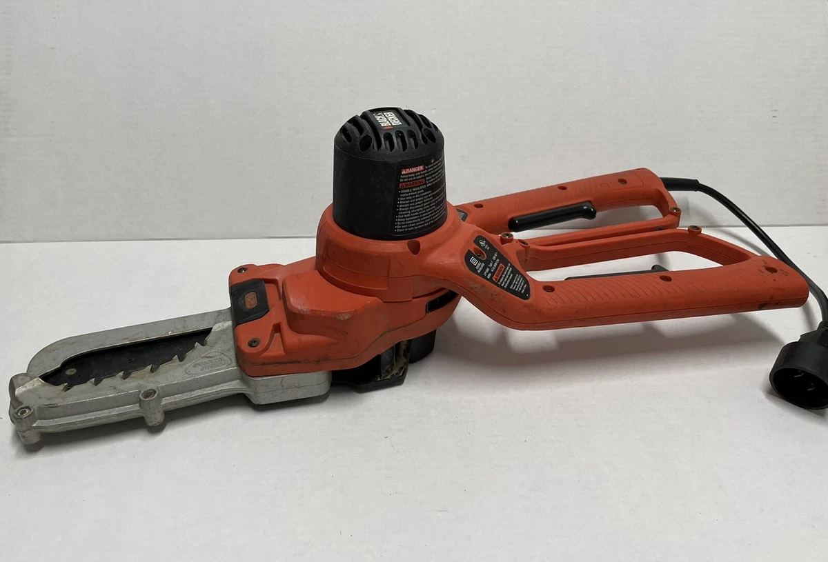 Black & Decker LP1000 Alligator Lopper 4.5 Amp Electric Corded Saw Chainsaw  Used