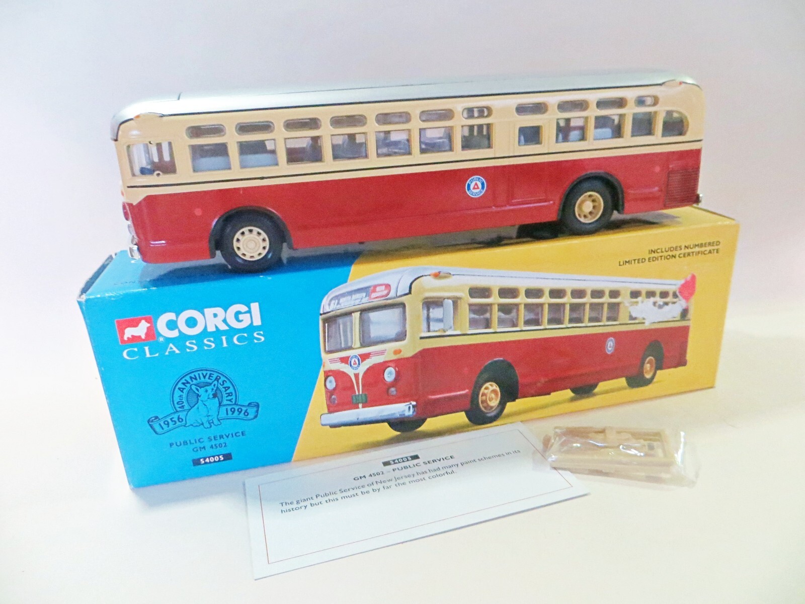 CORGI 54005 'GM 4502 PUBLIC SERVICE BUS/COACH' Ltd Ed 1:50 MIB/BOXED