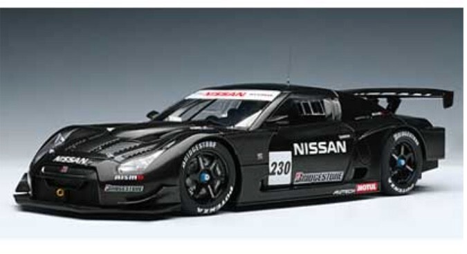 AUTOart NISSAN GT−R TEST CAR #230 1/18 AUTOart Nissan GT-R Test Car Super GT 2008 Bridgeston