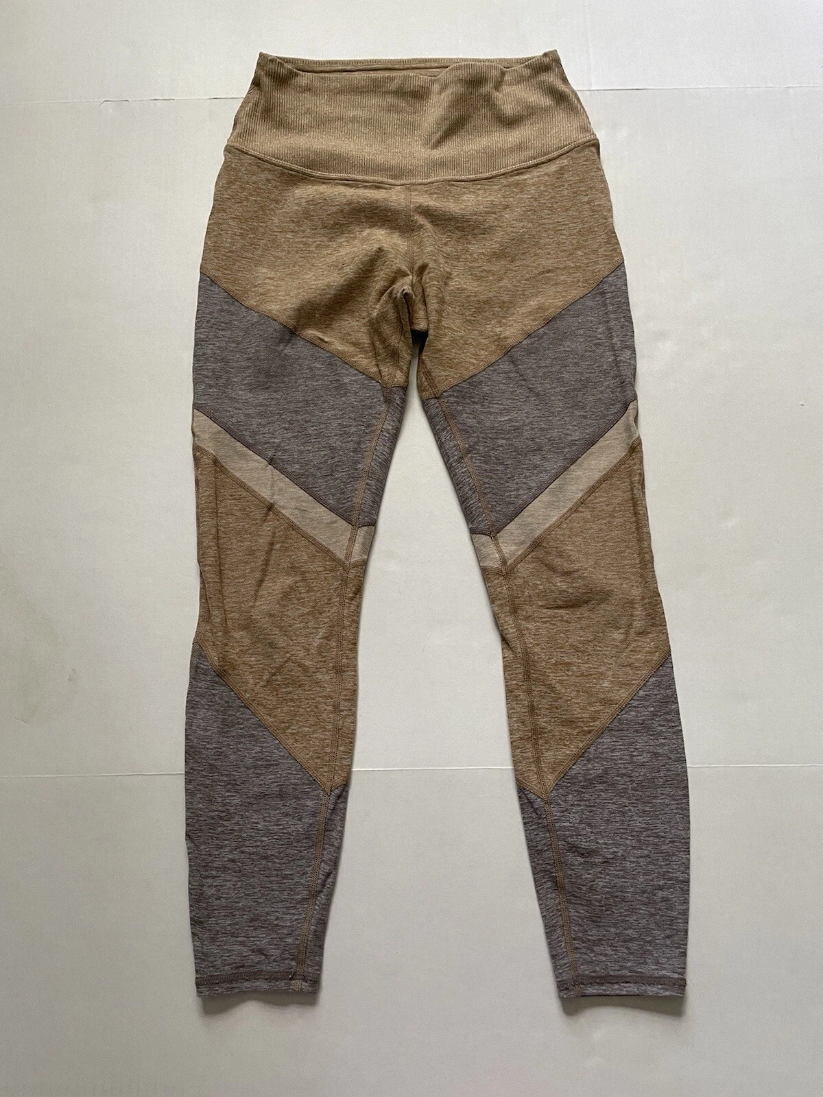 alo-yoga alosoft sheila colorblock leggings