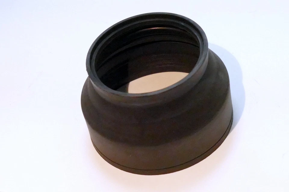 52mm rubber lens hood shade slip on over the filter rim (missing metal ring) - Image 2 of 4
