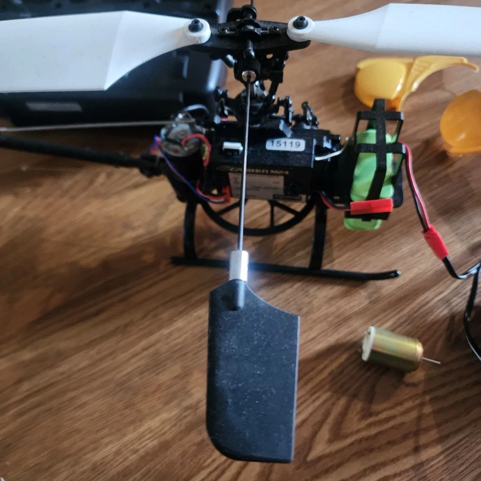 Kyosho Caliber M24 Helicopter Parts Only - Image 4 of 4