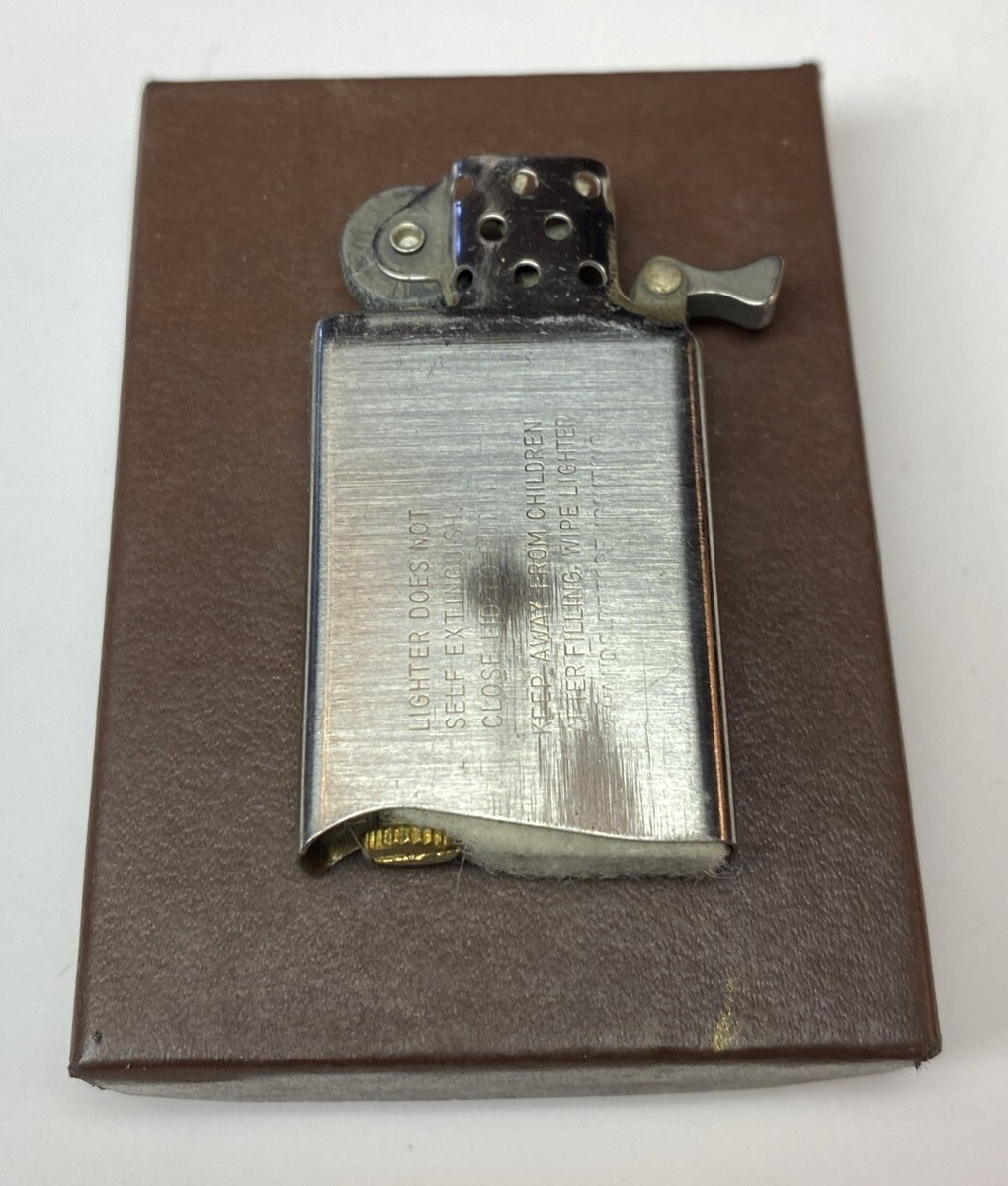 Vintage 1978 Zippo 5-barrel Hinge 16 Hole Slim Pinstripe Vintage 1978 Zippo 5-barrel Hinge 16 Hole Slim Pinstripe