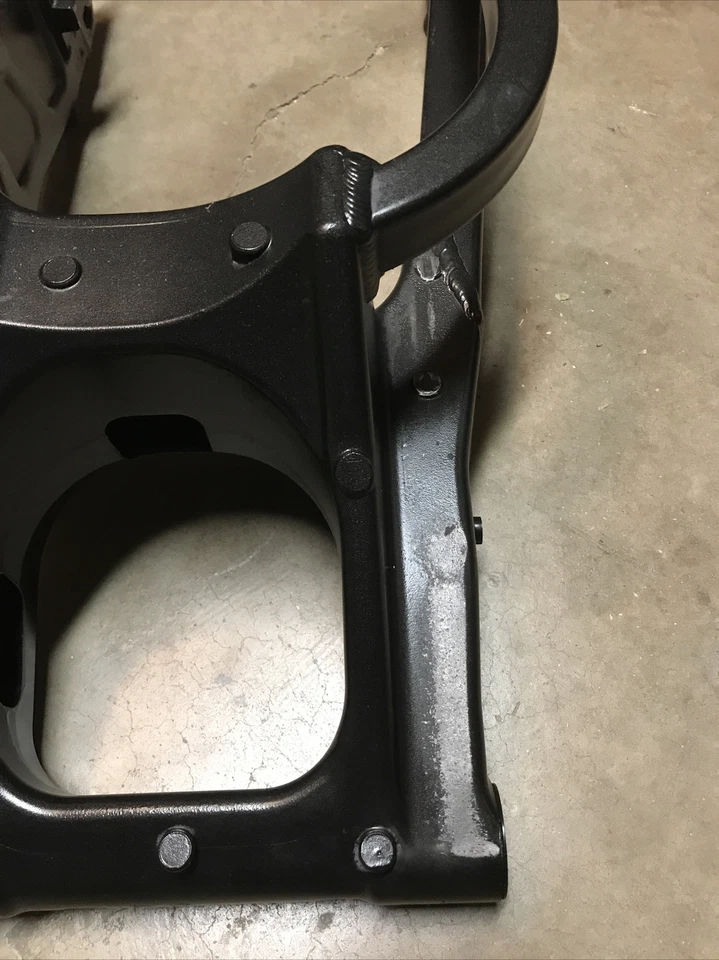 KAWASAKI VERSYS 650 12-13 BRAZO OSCILANTE PARTE # 33001-0244-18R Foto 3 de 4