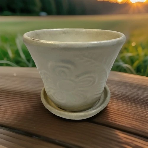 VTG Shawnee Pottery “Flower & Fern” Planter Attached Saucer Cream Color USA