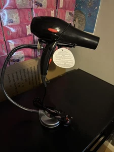 Porte-sèche-cheveux Stand nouveau dans la boîte mains libres (sécheur de cheveux NOT inclus)