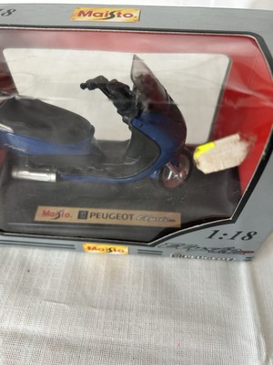 Maisto Peugeot Elyseo 125 Blue Motorbike 1/18 | eBay