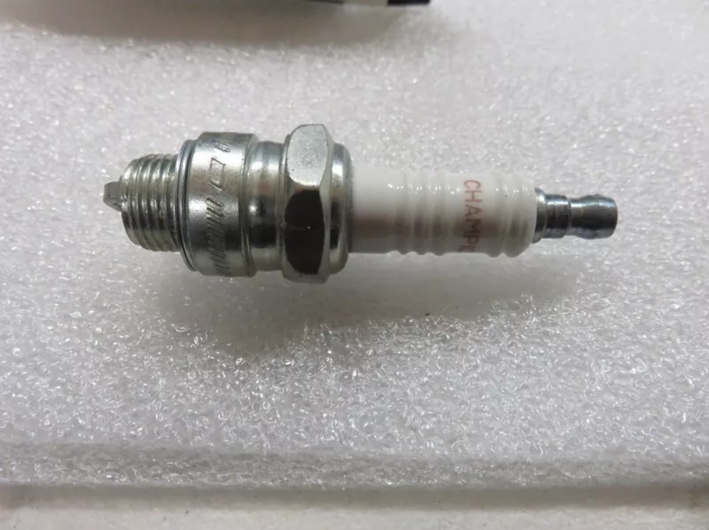 Champion J6C Spark Plug #823 OEM New QTY-4 for Vintage Powersports  Auto