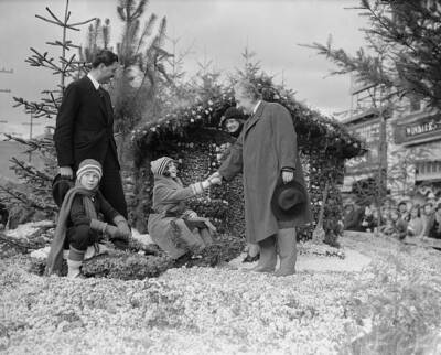 Albert Einstein with Gustav Struve and Georgia Chobe - 1932 Old Photo
