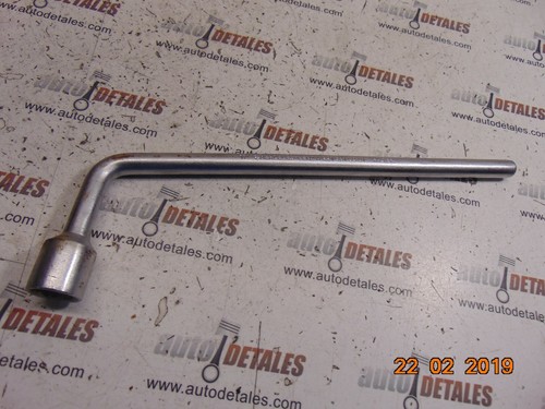 Wheel nut wrench