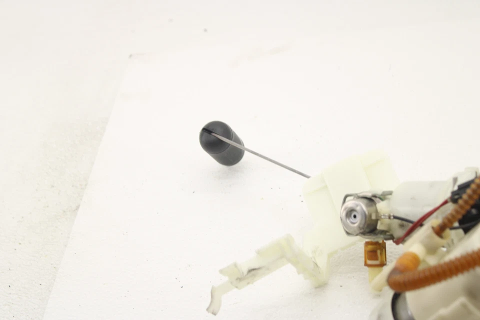 Harley-Davidson Electra Road Street Glide 2012-2017 bomba de combustible con placa superior Foto 2 de 4