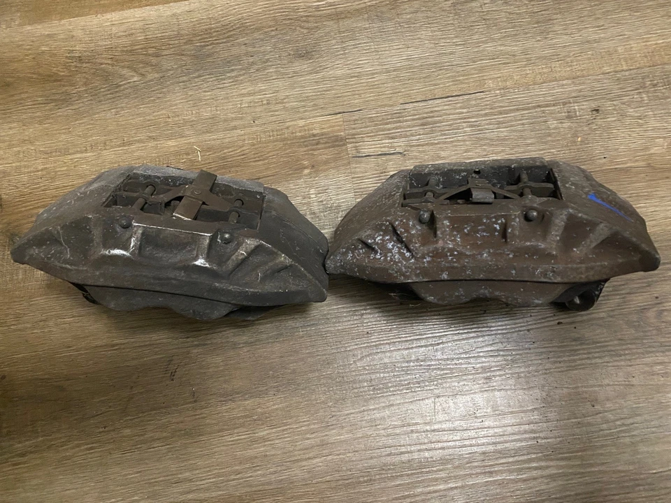 Conjunto de pinças de freio dianteiras Sumitomo fabricante de equipamento original Lexus LS400 1995-2000 esquerda direita - Imagem 4 de 4