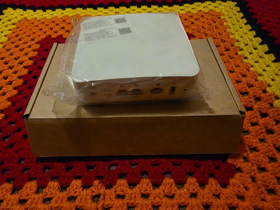 Calix Gigaspire Blast U4 GS2028e  |  Wi-Fi 6 Mesh Router - Gig Ethernet  |  New - Image 3 of 4