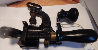 vintage  tool-shot gun shell crimper 12 gauge table clamp  hunting gunsmith