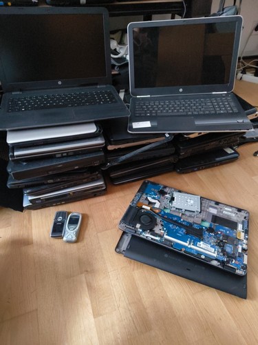 25x Laptols + 2Handys teilweise mit RAM und Akku